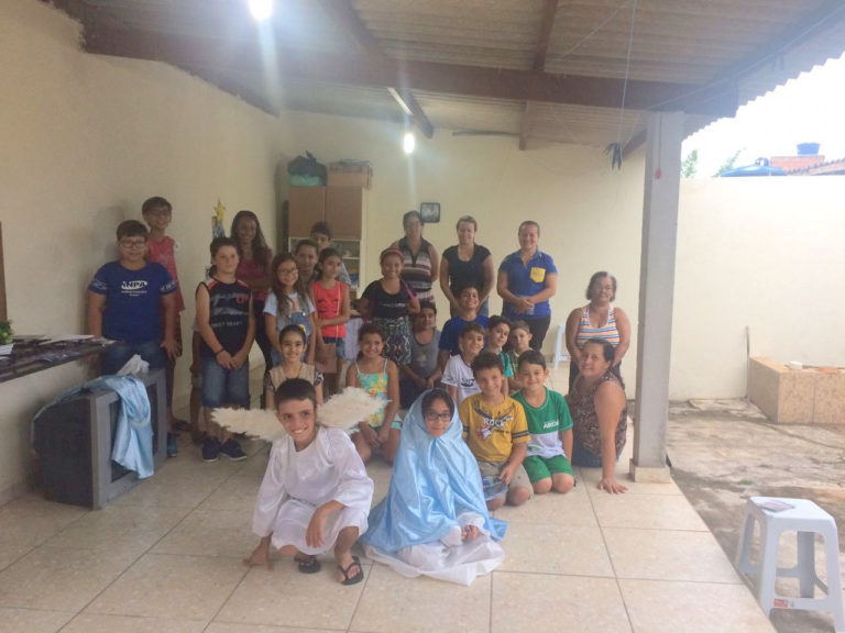 Arcos: Paróquia Santo Antônio trabalha com as crianças a Novena de Natal