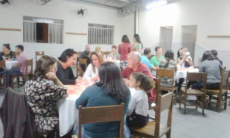 Catequistas do SCJ, em Formiga, celebram data com jantar