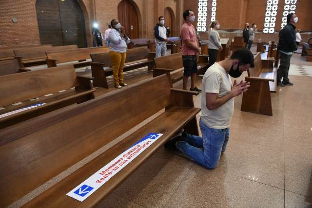 Após mais de quatro meses, Santuário Nacional retoma missas com a presença de fiéis
