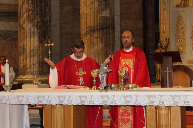 Bispos são recebidos na Secretaria Geral do Vaticano em Roma